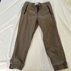 Old Navy woven pull on joggers. Light fabric, zippered pockets. S (6-7) Like new